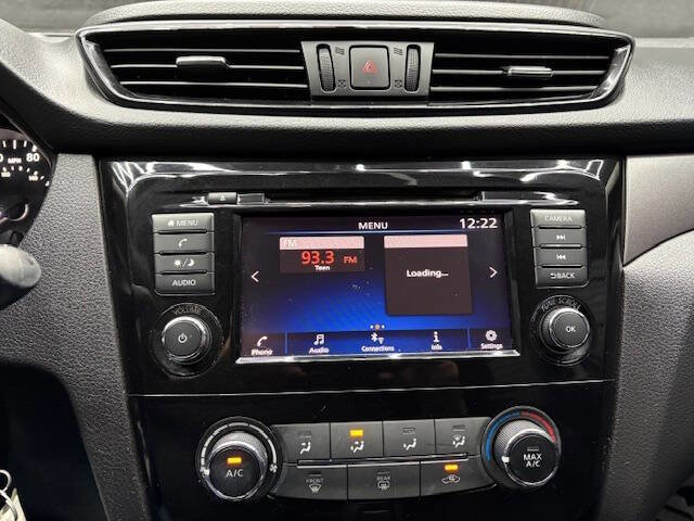 Used 2019 Nissan Rogue Sport S w/ Appearance Package image 17