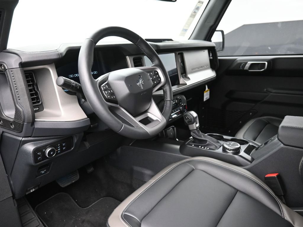 New 2025 Ford Bronco Outer Banks image 18