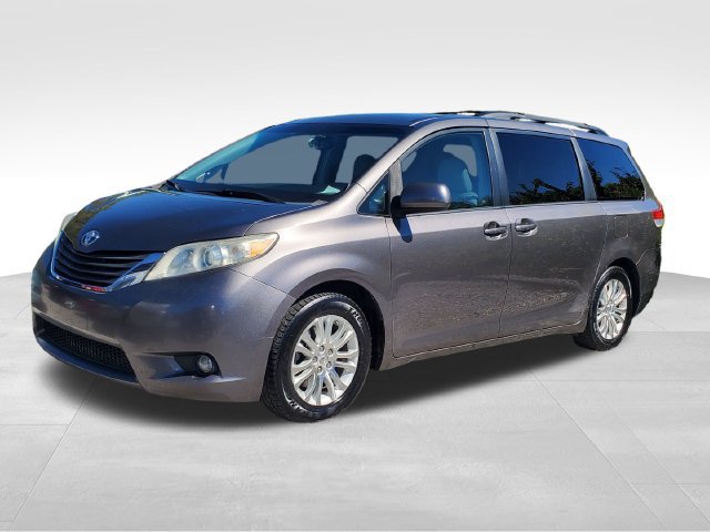 Used 2011 Toyota Sienna XLE FWD image 7