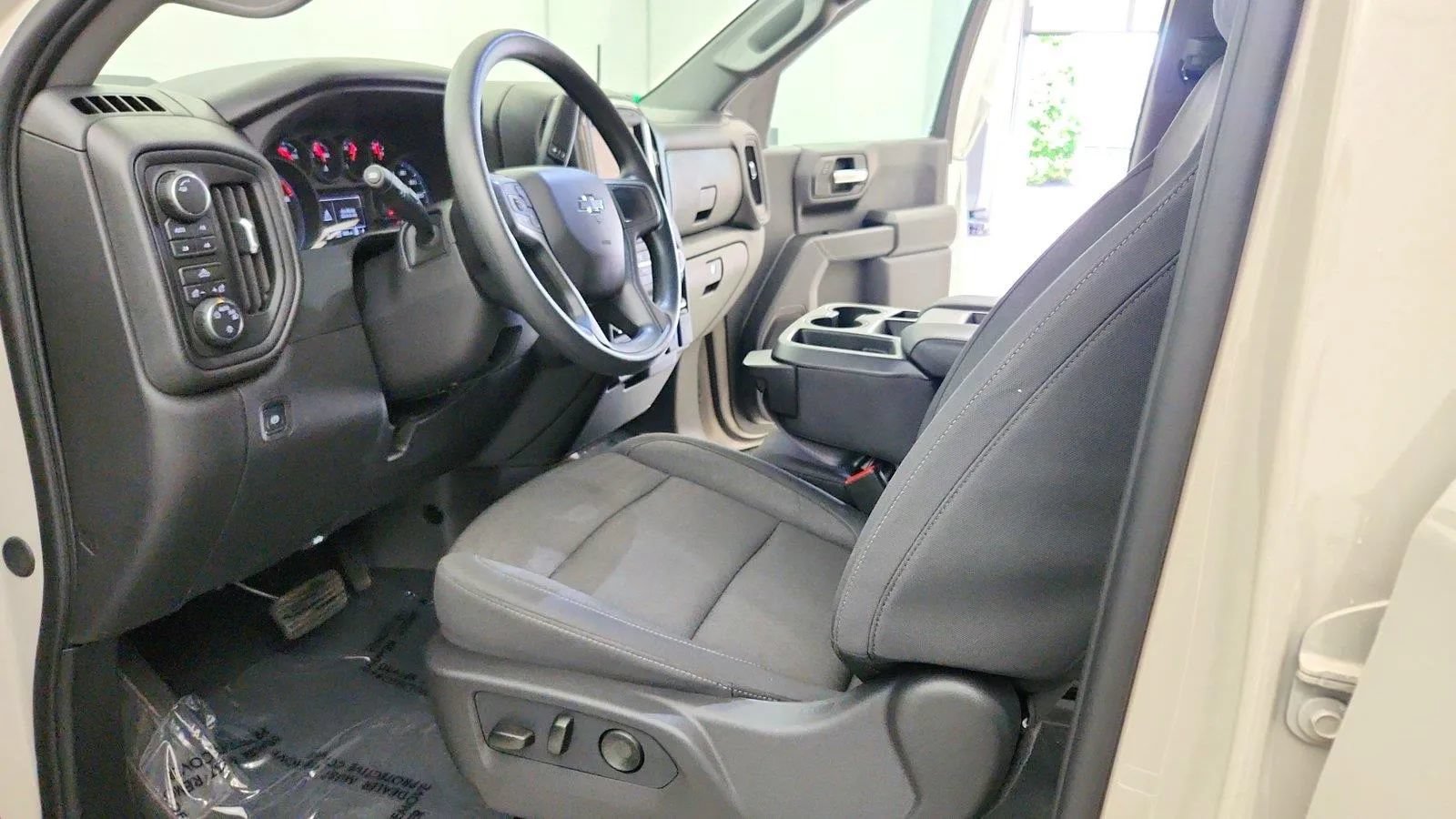 Used 2026 Chevrolet Silverado 1500 Custom Trail Boss AWD/4WD image 22