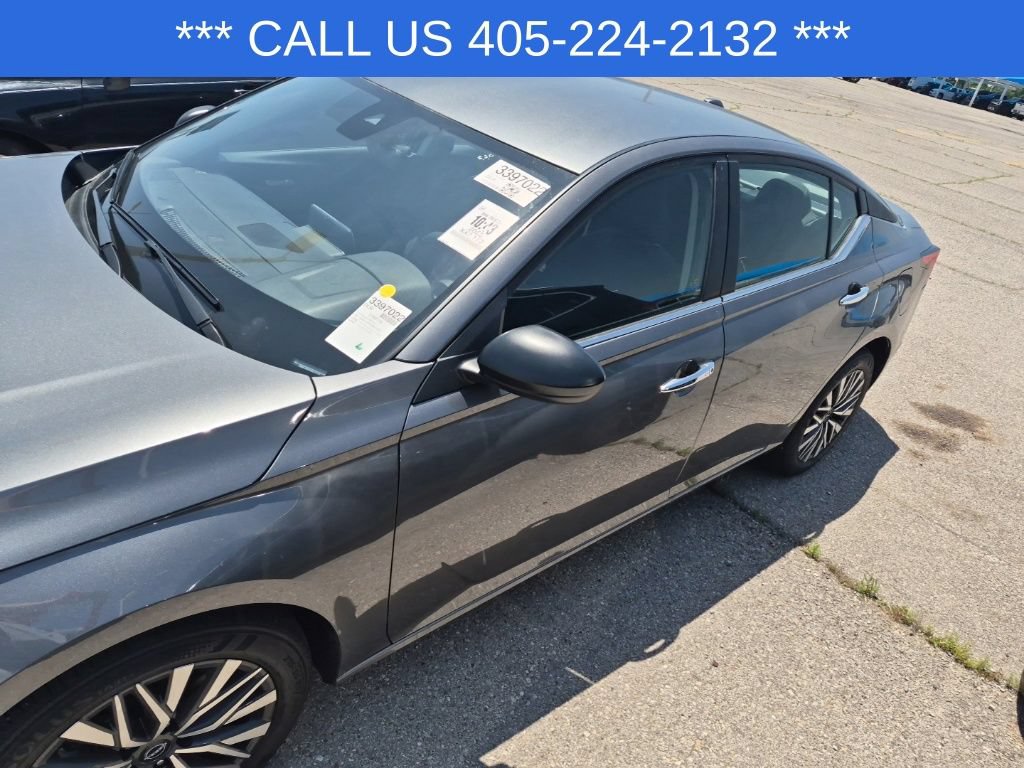 Used 2025 Nissan Altima 2.5 SV FWD image 4