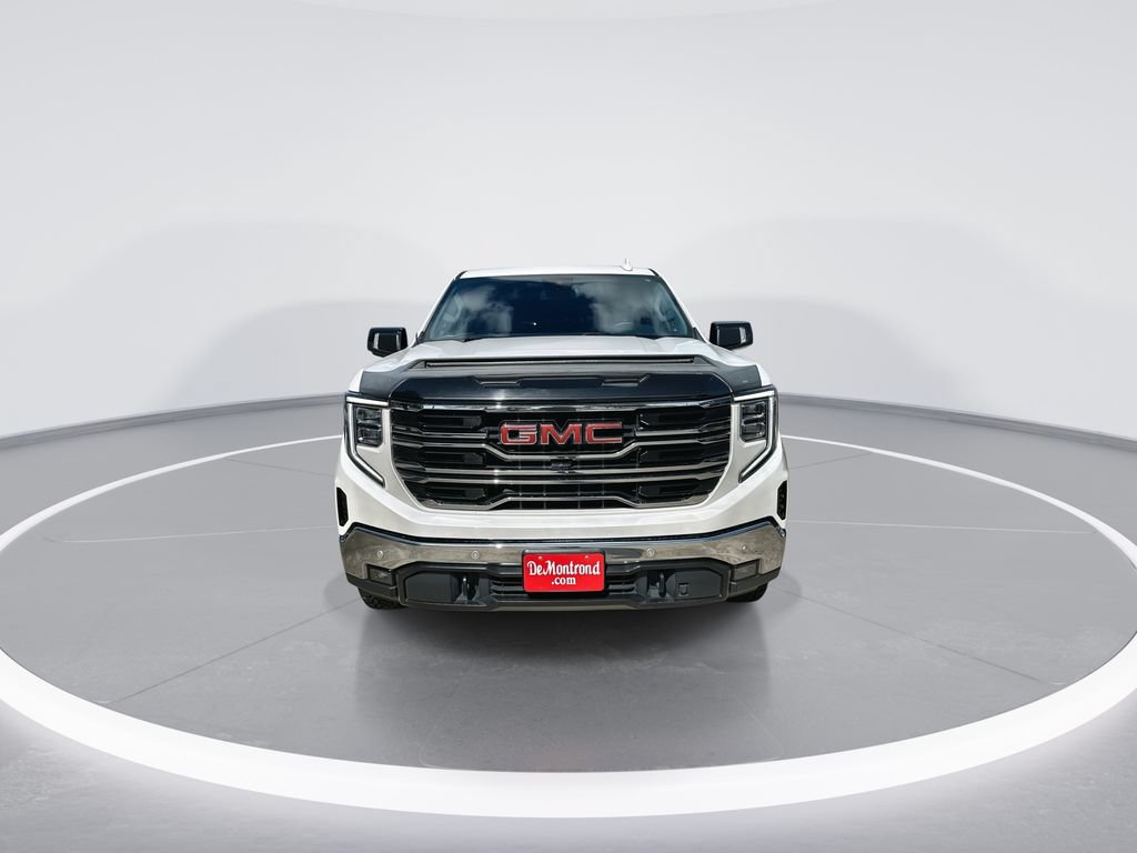 Used 2024 GMC Sierra 1500 SLT AWD/4WD image 3