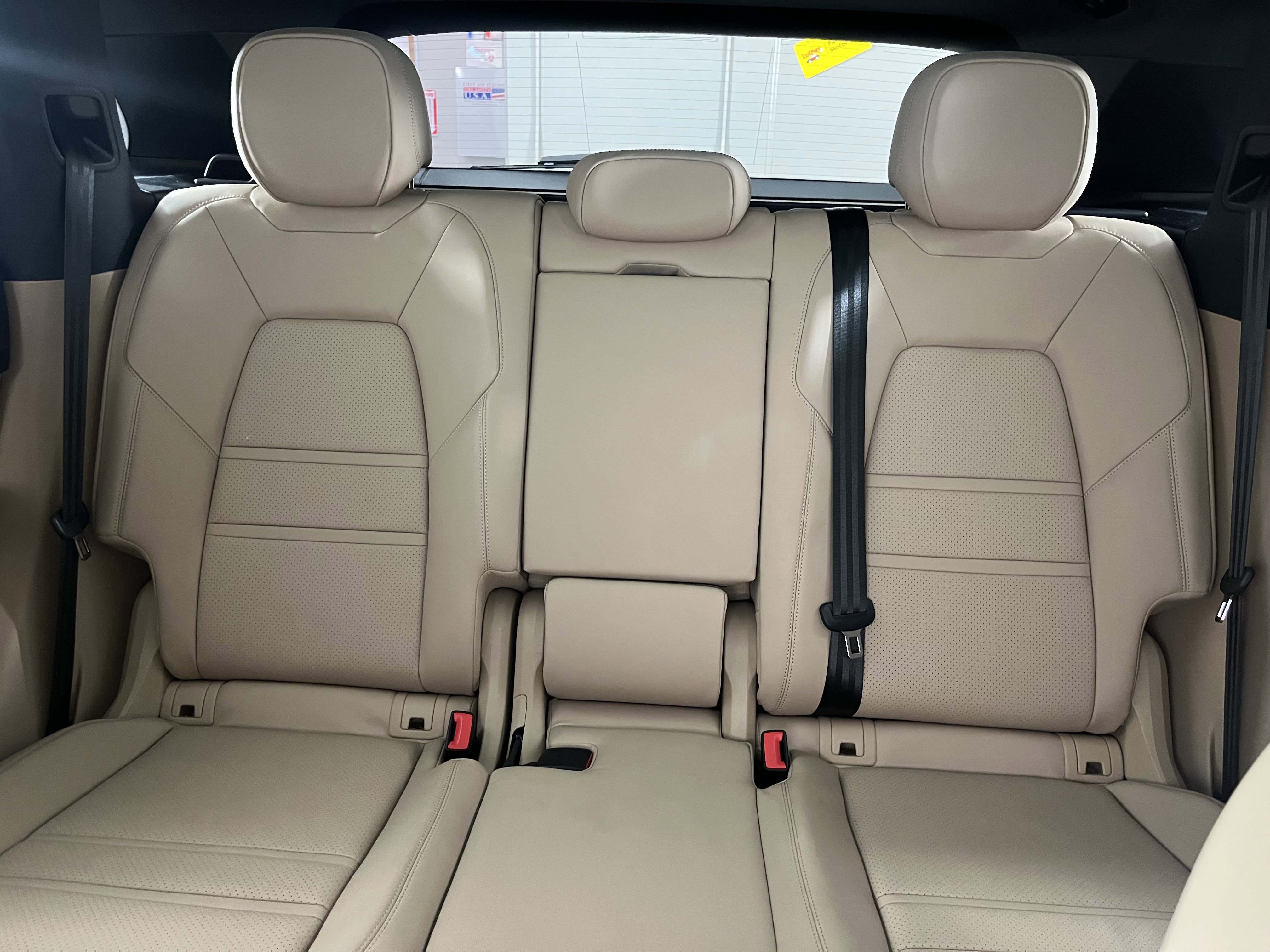 Used 2023 Porsche Cayenne image 23