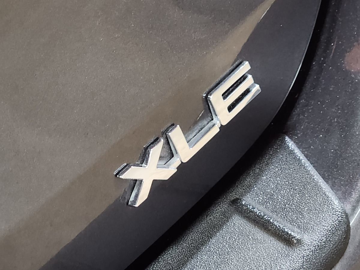 Used 2022 Toyota Highlander XLE FWD image 26