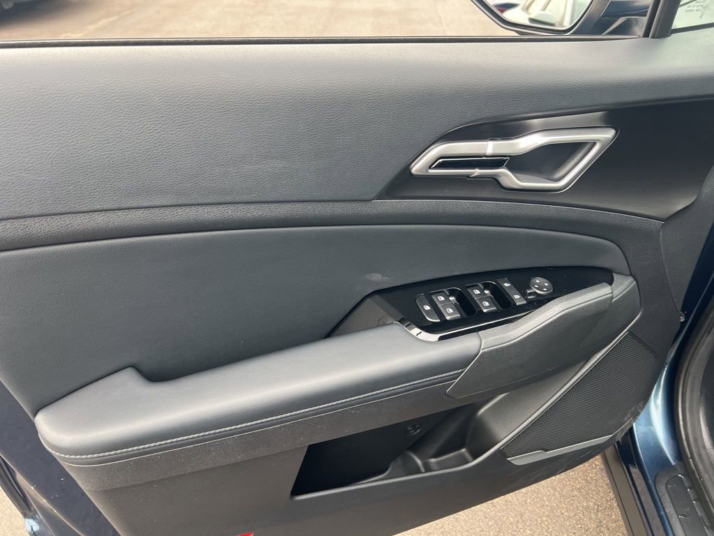 Certified 2023 Kia Sportage EX image 7