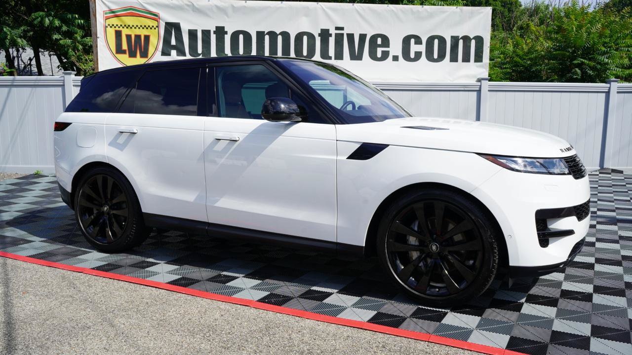 Used 2023 Land Rover Range Rover Sport SE AWD/4WD image 5