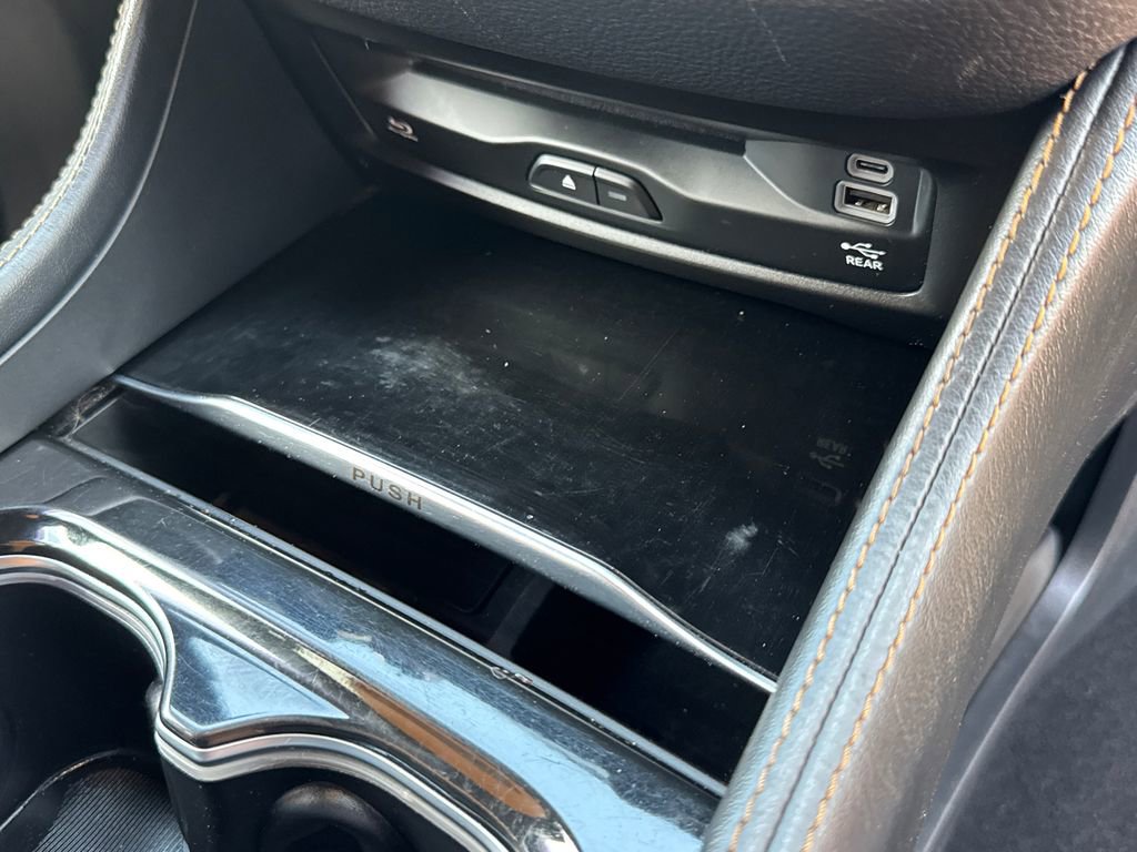 Certified 2023 Chrysler Pacifica Pinnacle FWD image 16