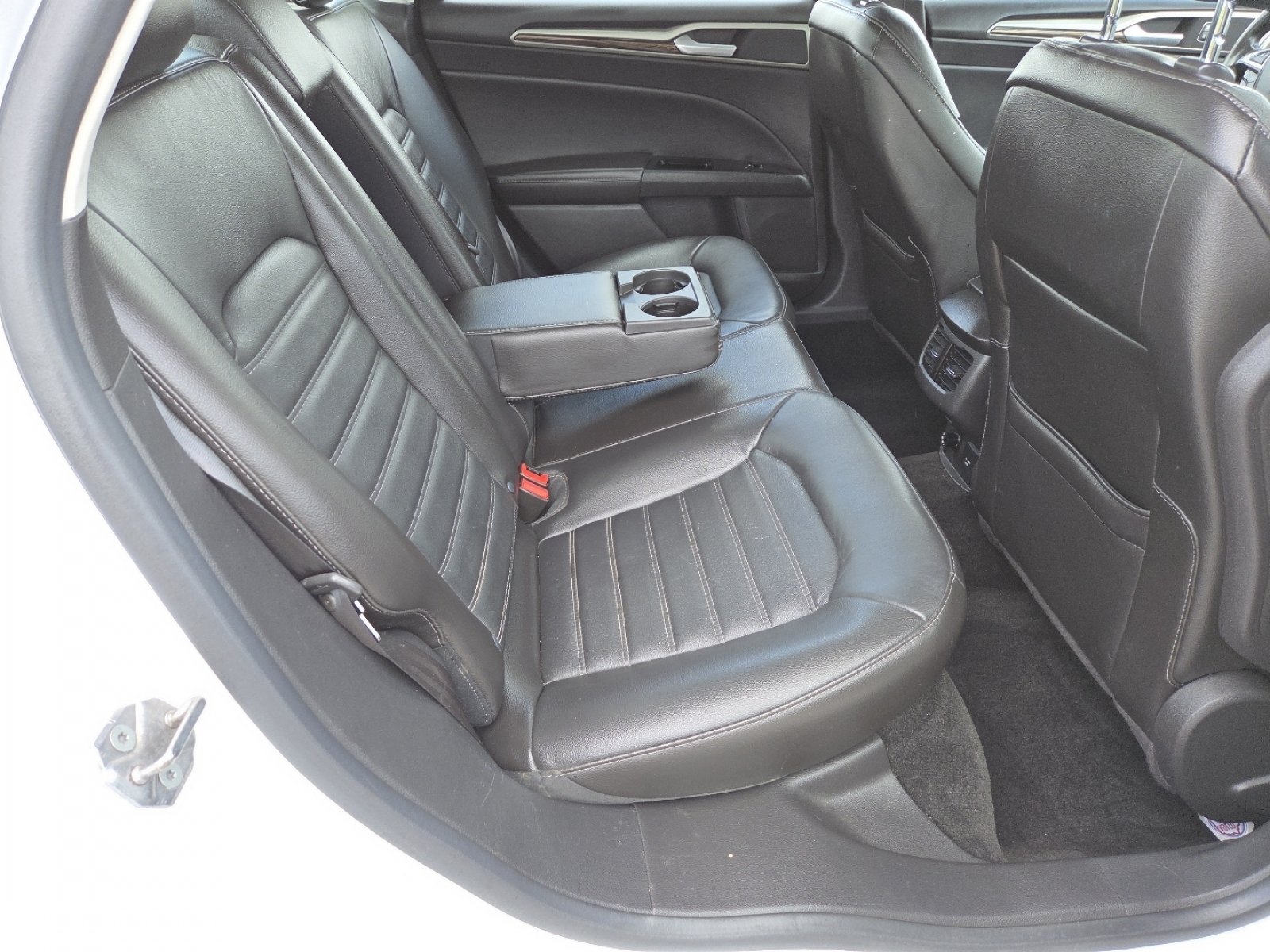 Used 2013 Ford Fusion Energi SE FWD image 19