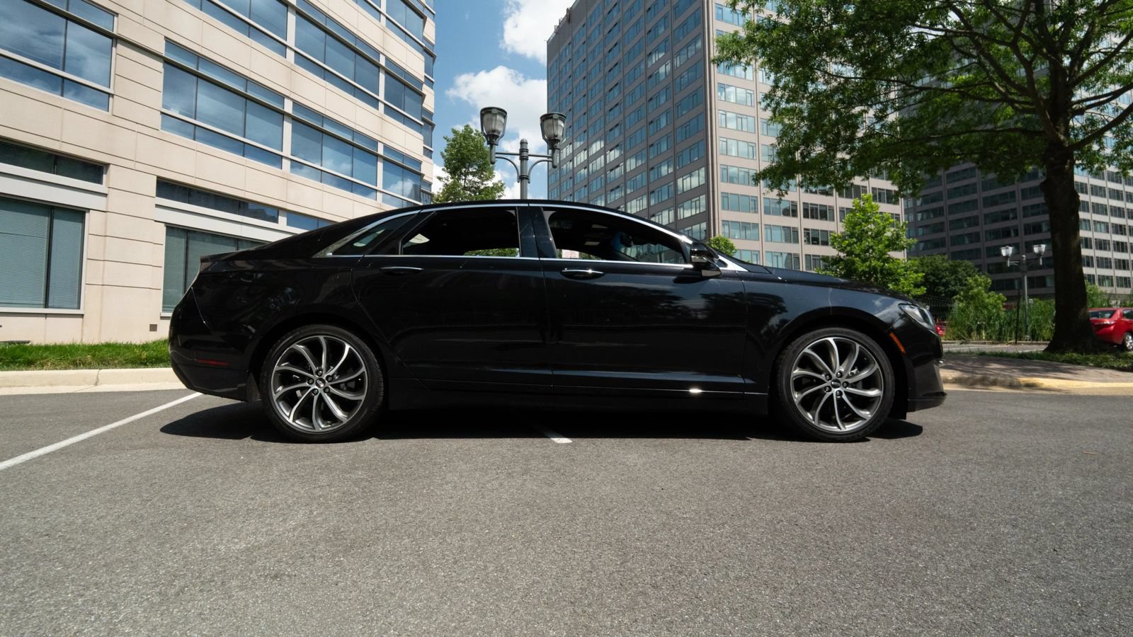 Used 2019 Lincoln MKZ Reserve w/ Reserve Plus Package AWD/4WD image 2