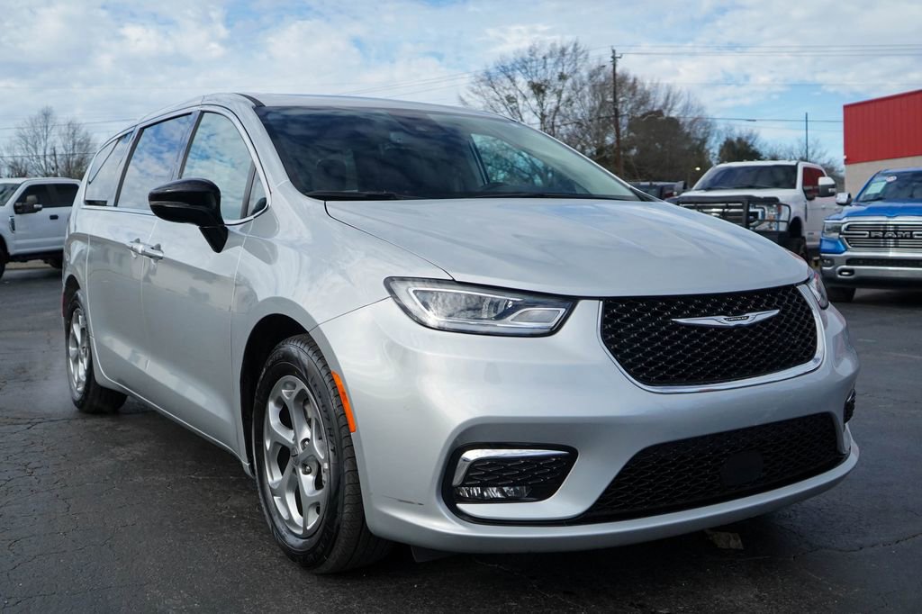 Used 2024 Chrysler Pacifica Limited image 38