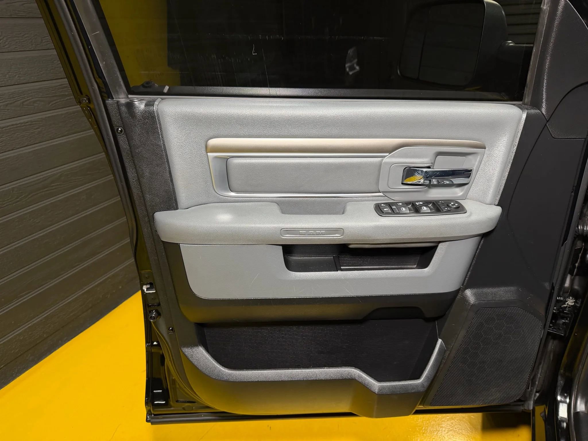 Used 2015 RAM 1500 Big Horn image 28