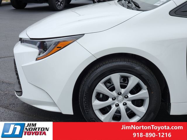 Used 2025 Toyota Corolla LE FWD image 8