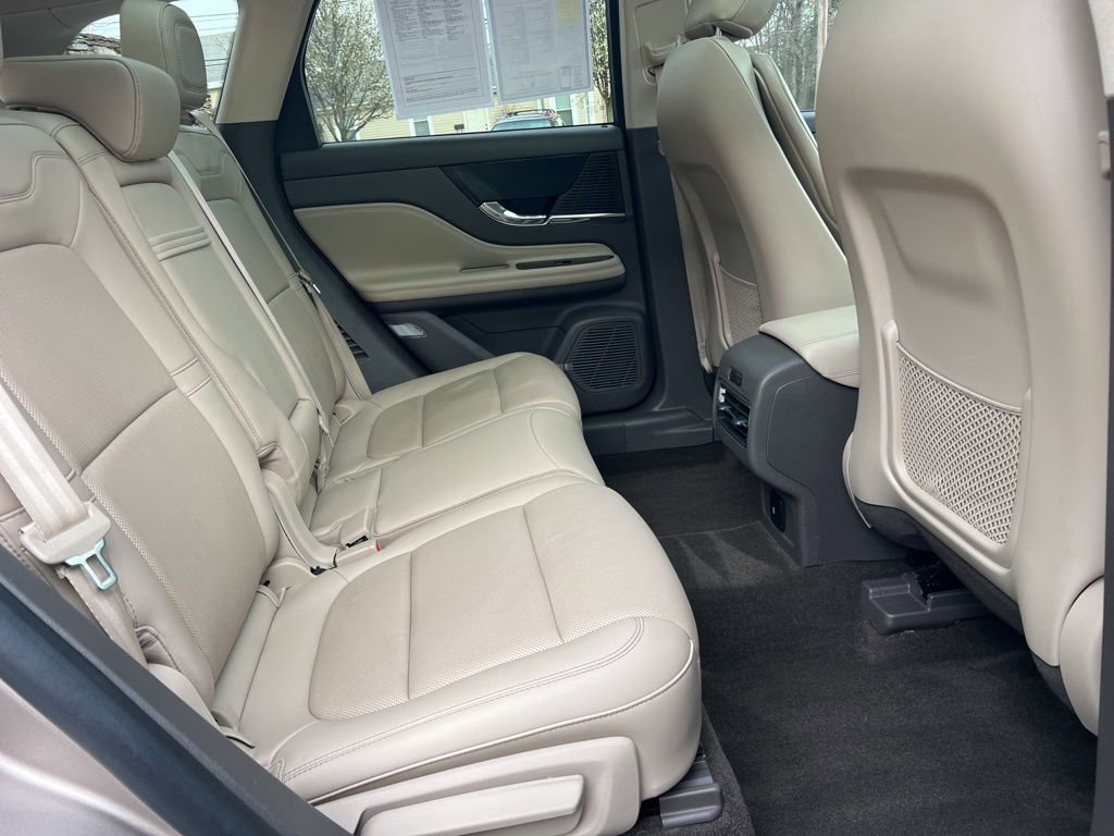 Used 2021 Lincoln Corsair AWD w/ Premium Package image 27