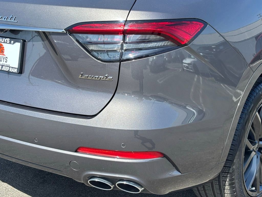 Used 2024 Maserati Levante GT Ultima AWD/4WD image 8
