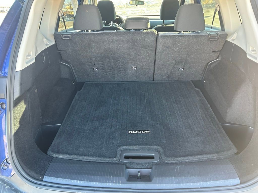 Used 2022 Nissan Rogue SV image 27