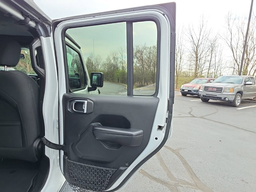 Used 2018 Jeep Wrangler Unlimited Sport S image 36