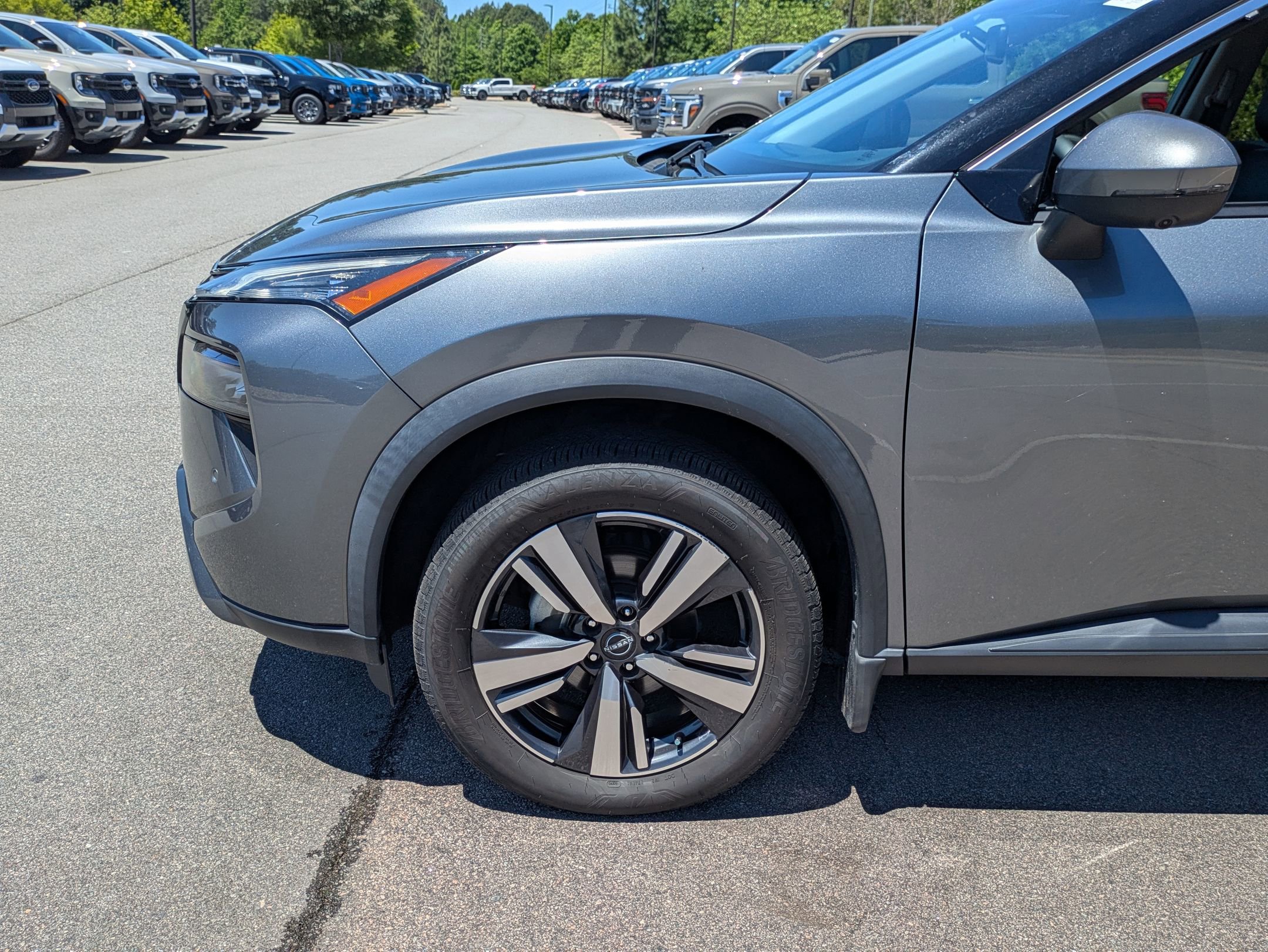 Used 2024 Nissan Rogue SL FWD image 11
