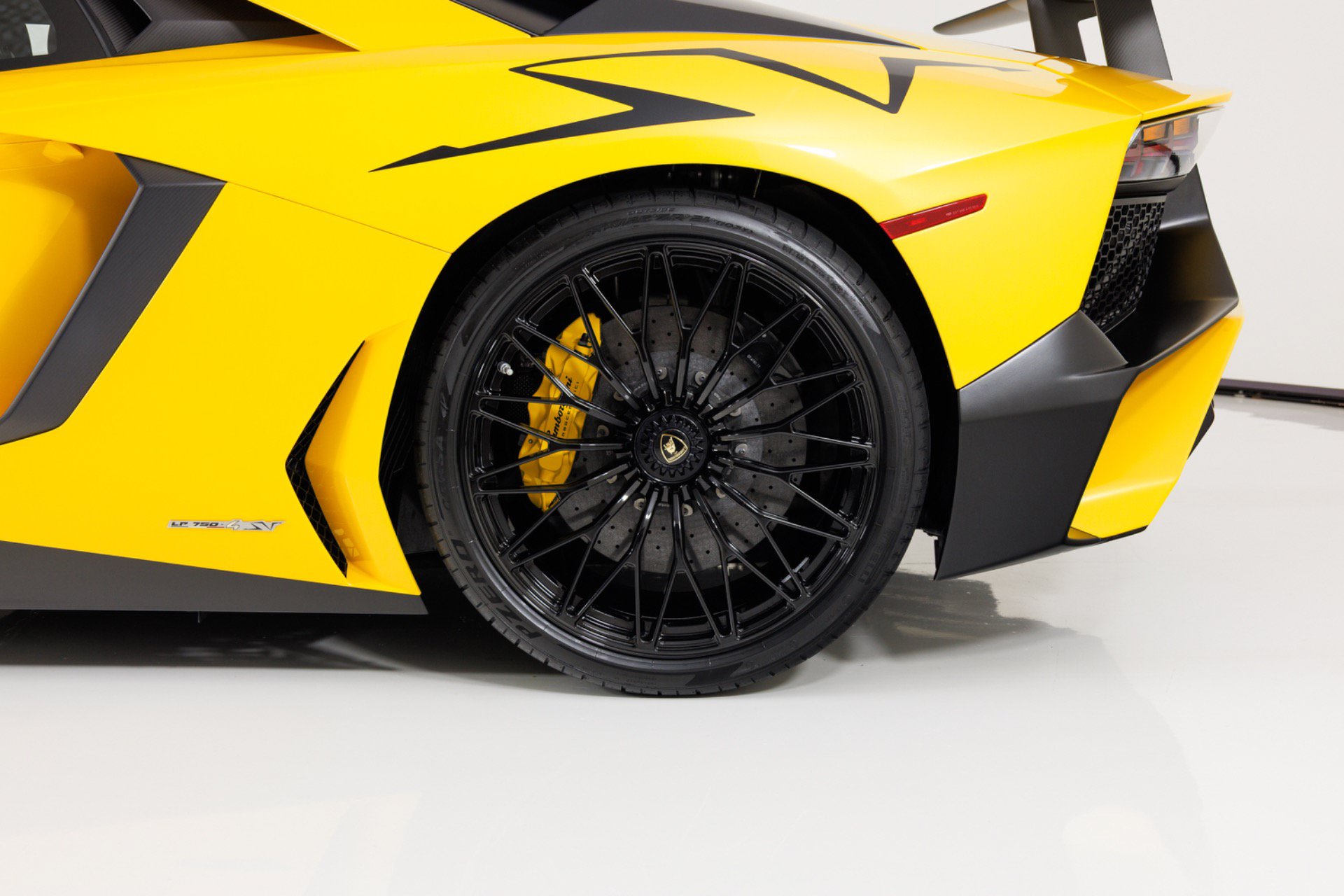 Used 2016 Lamborghini Aventador LP 750-4 Superveloce AWD/4WD image 13