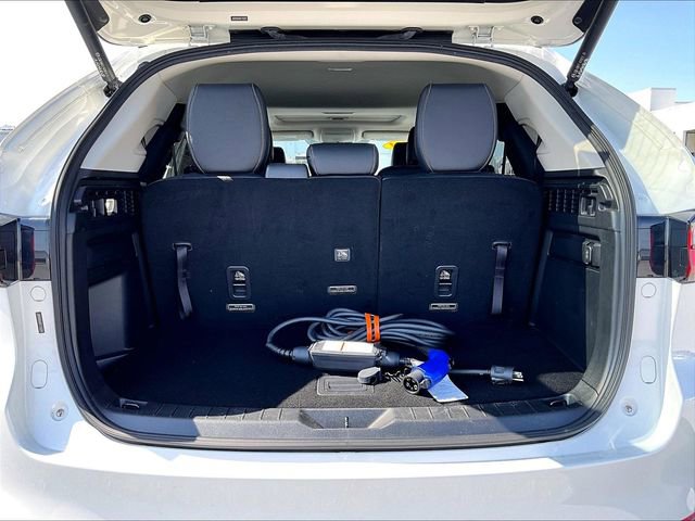 Certified 2024 MAZDA CX-90 Plug-In Hybrid w/ Preferred image 30