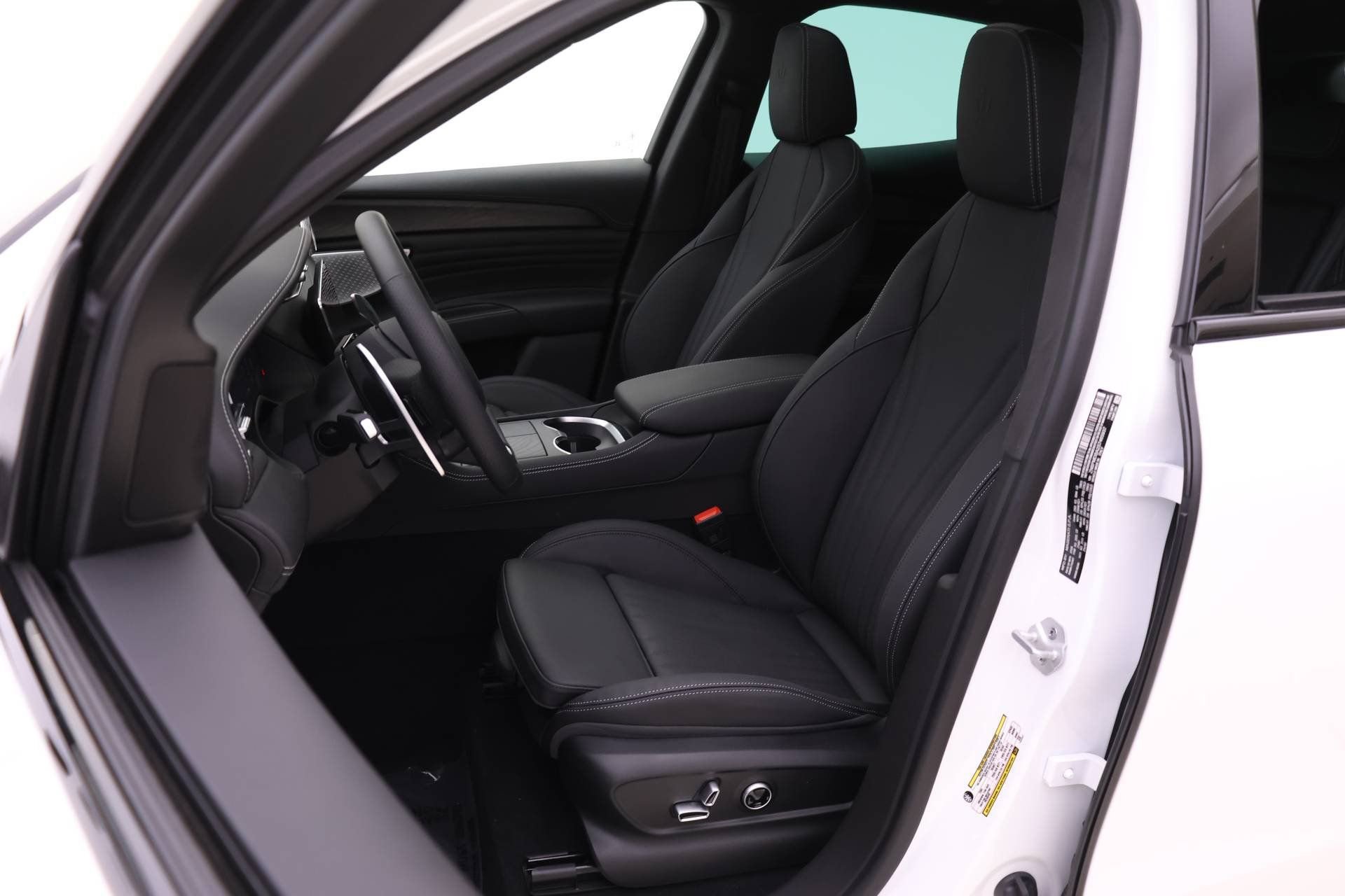 New 2025 Maserati Grecale Modena image 7