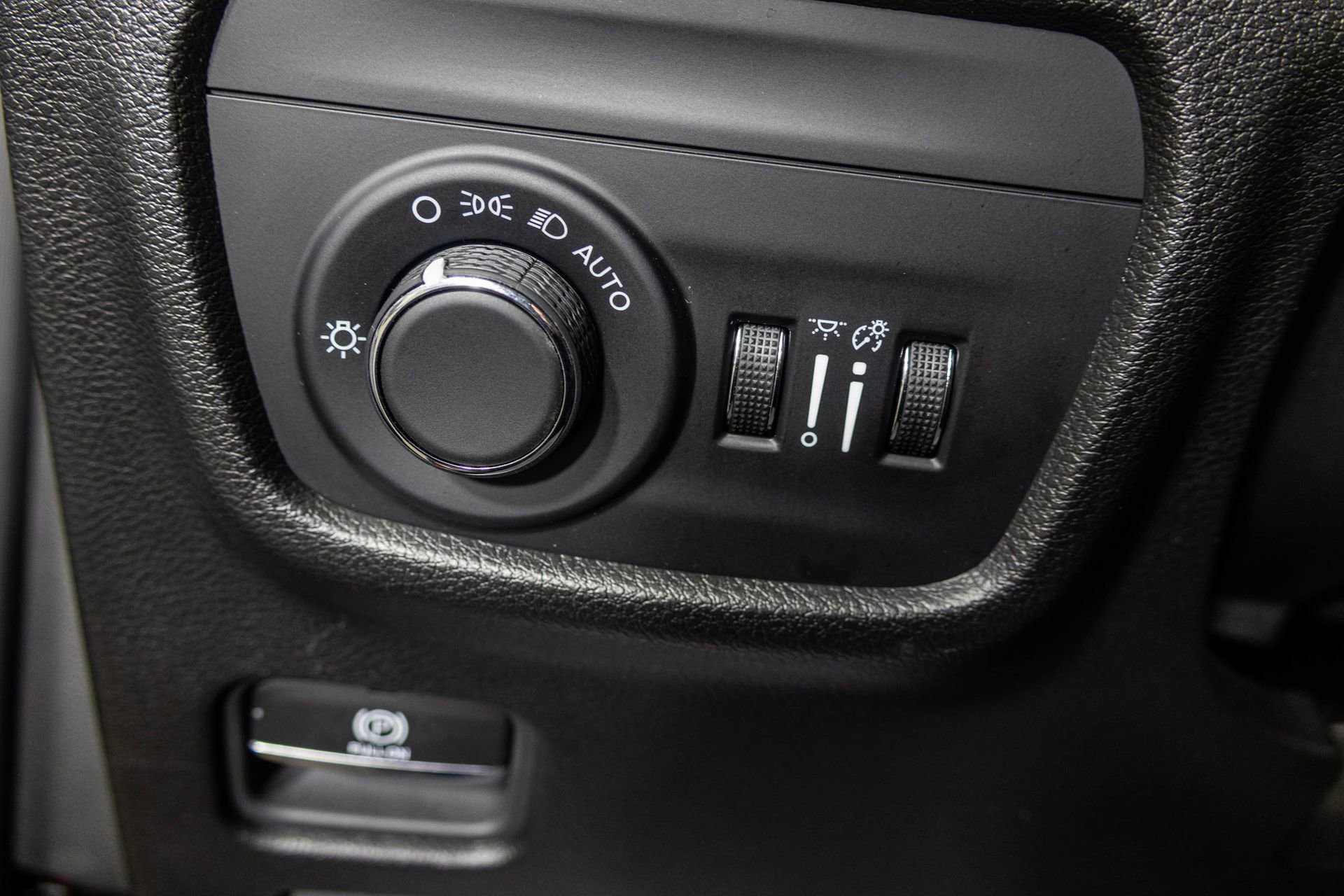Used 2024 Jeep Grand Cherokee Altitude AWD/4WD image 35