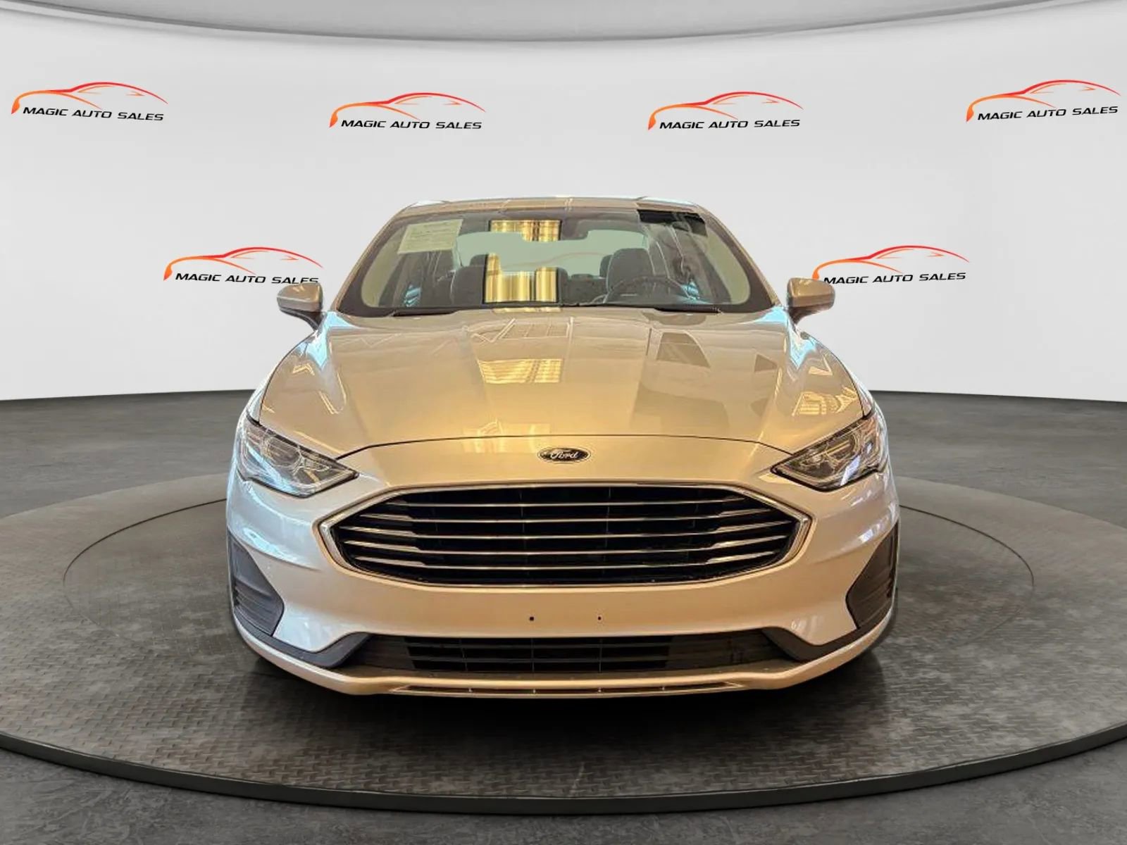 Used 2019 Ford Fusion SE image 3