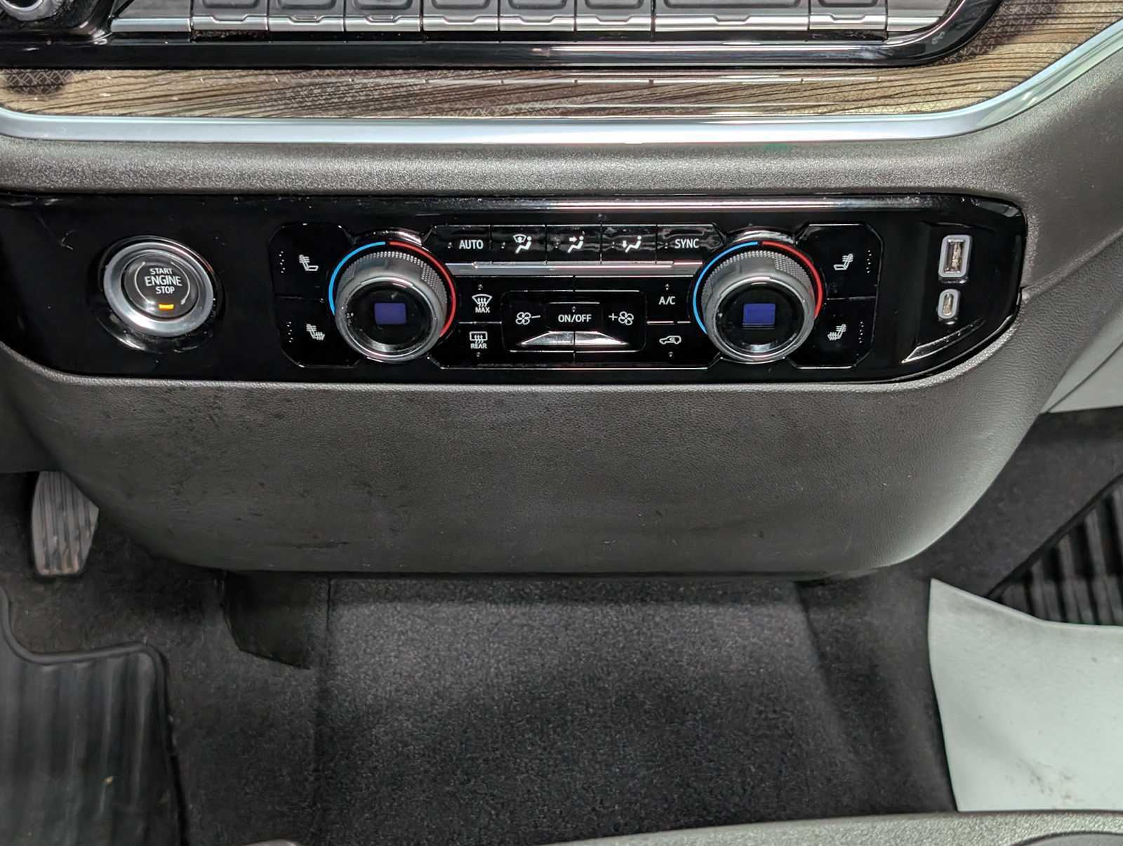 Certified 2022 Chevrolet Silverado 1500 LT AWD/4WD image 19