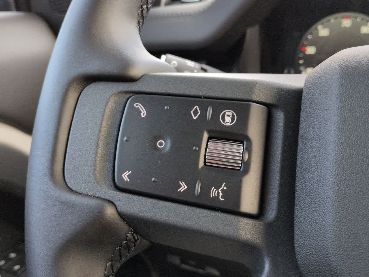 New 2026 Land Rover Defender 130 X-Dynamic SE AWD/4WD image 26