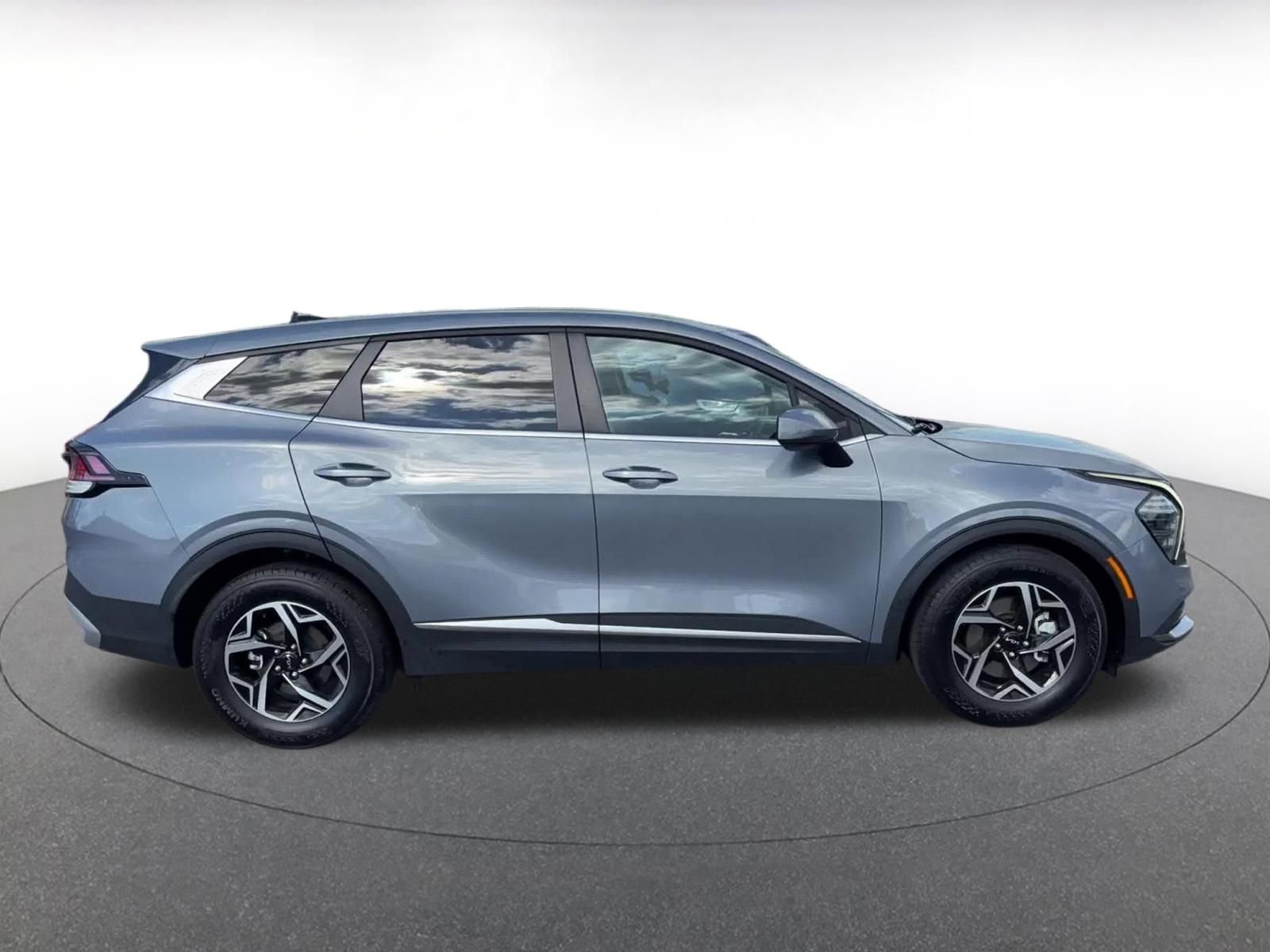 Used 2025 Kia Sportage LX image 16