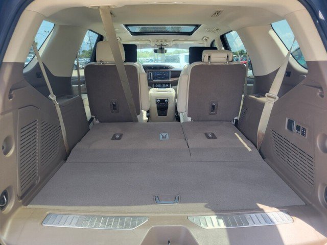 Used 2021 GMC Yukon Denali w/ Denali Premium Package RWD image 5