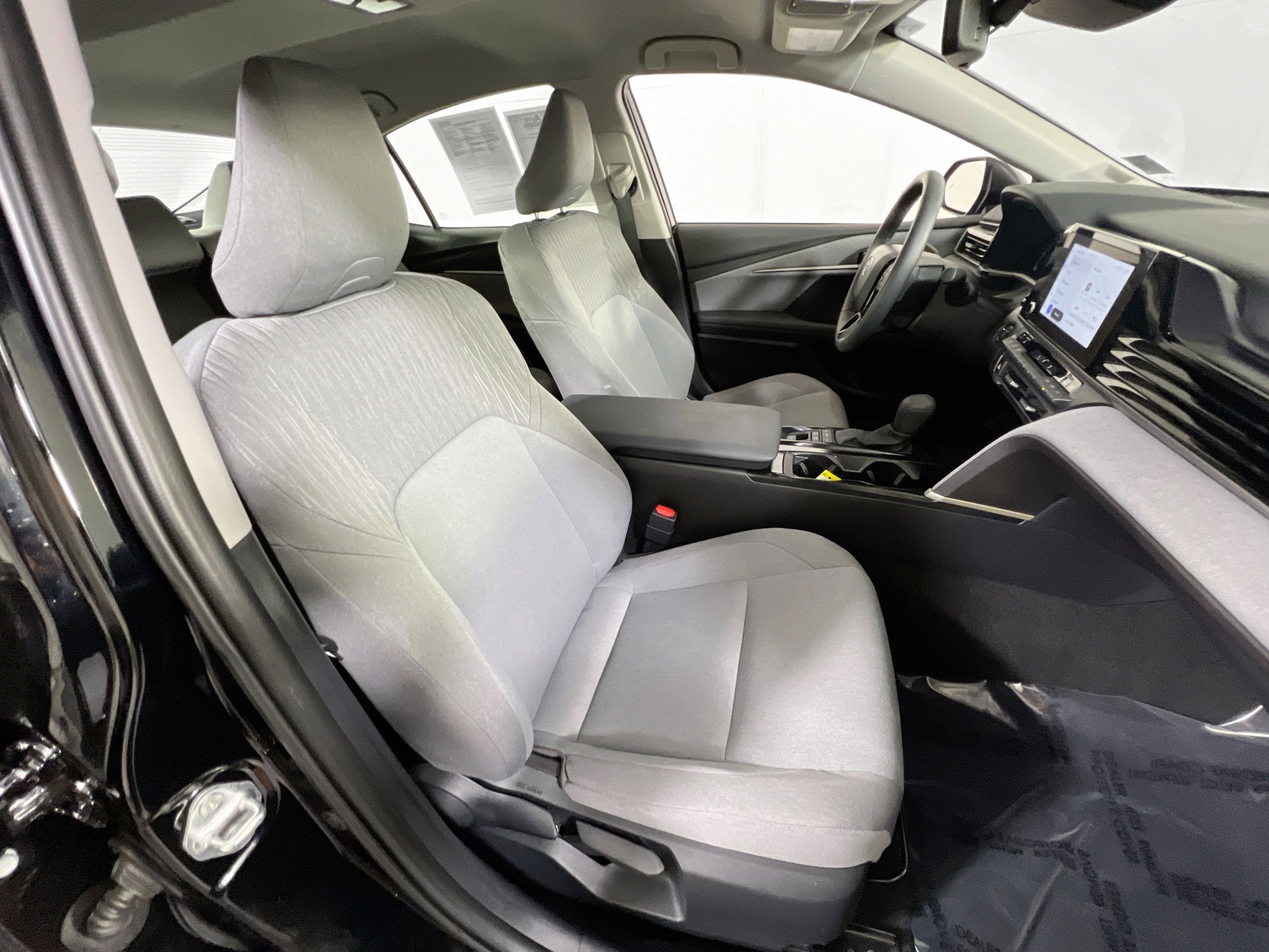 Used 2025 Toyota Camry LE w/ Convenience Package image 26