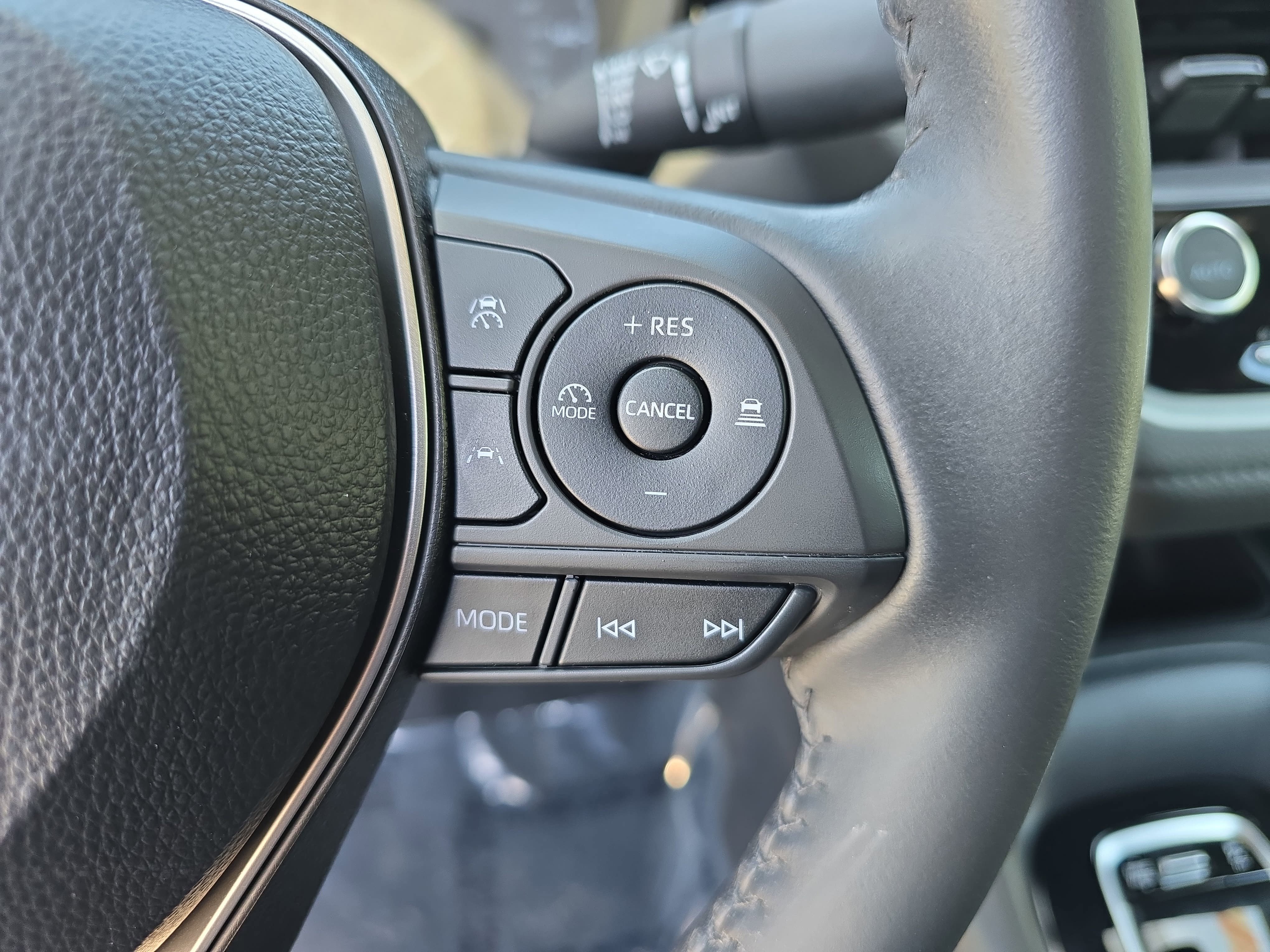 Used 2024 Toyota Corolla SE FWD image 19