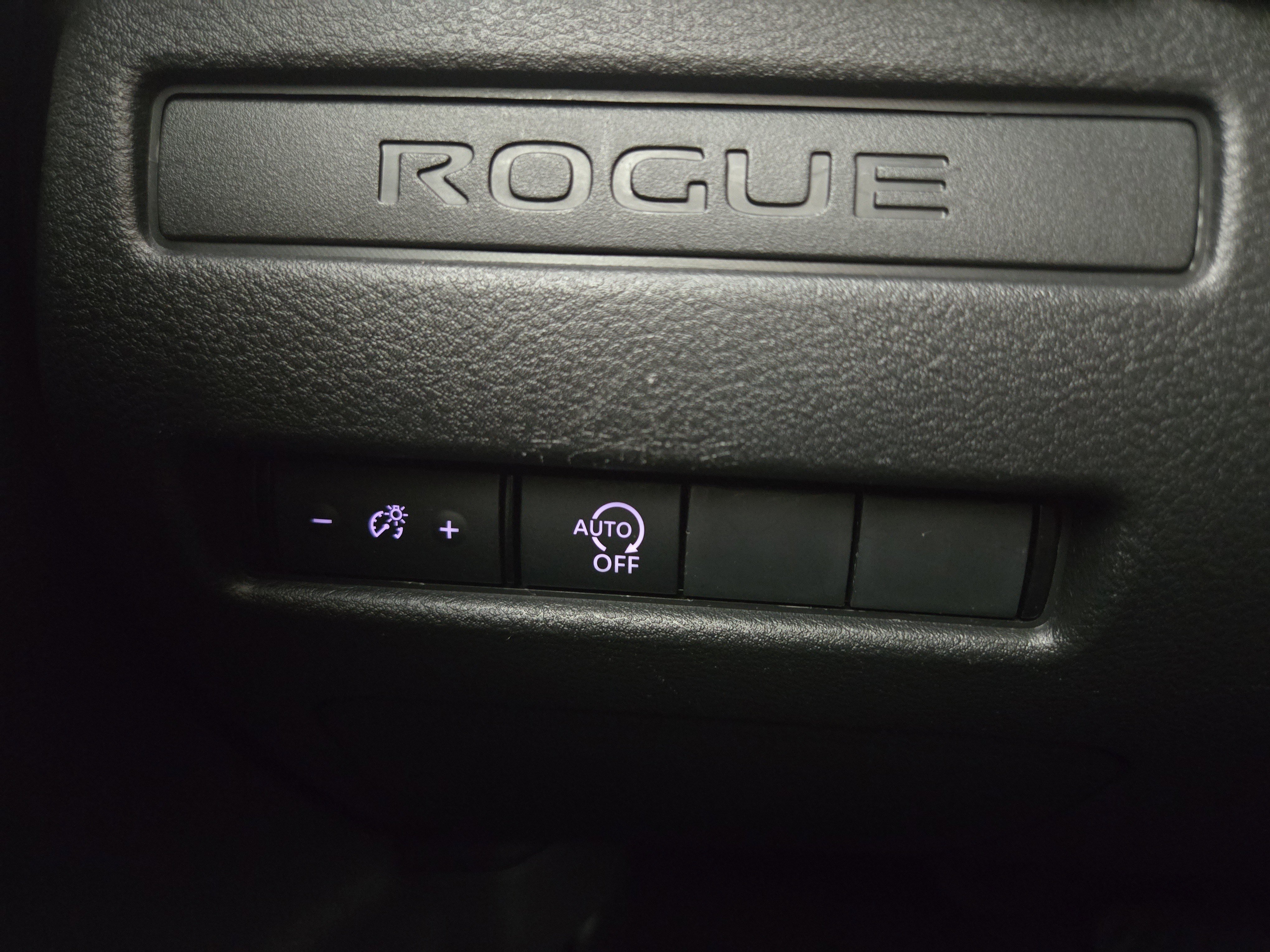 Used 2023 Nissan Rogue S image 24