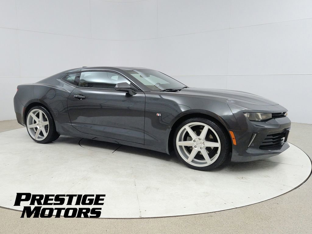 Used 2016 Chevrolet Camaro LT RWD image 1