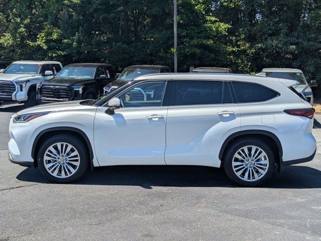 Used 2025 Toyota Highlander Platinum AWD/4WD image 4