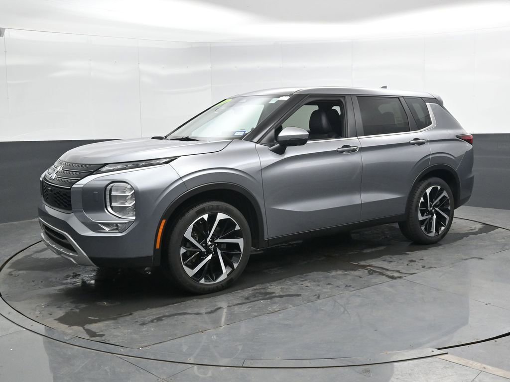 Used 2024 Mitsubishi Outlander SE image 9