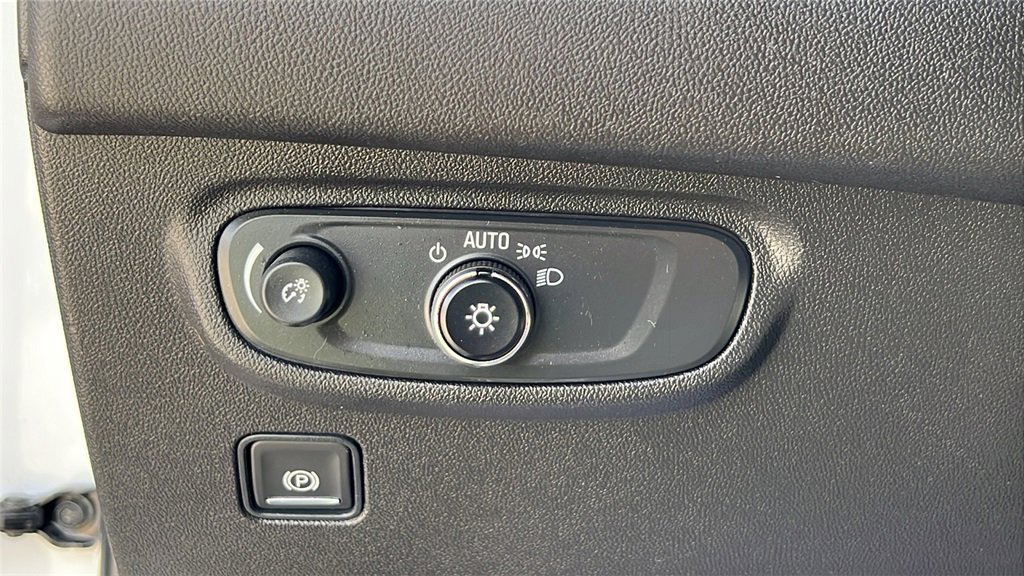 Used 2020 GMC Terrain SLE image 16