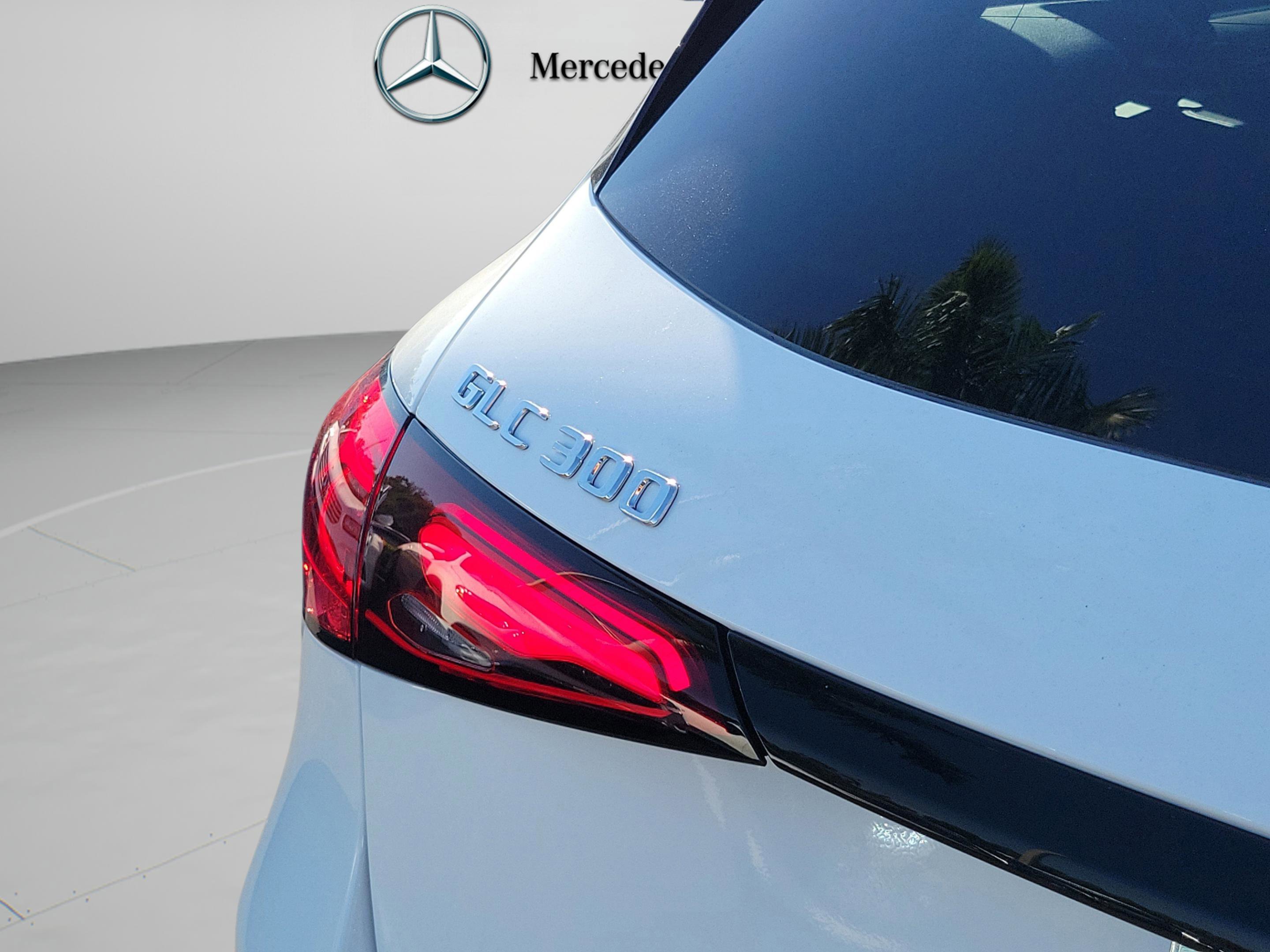 Certified 2026 Mercedes-Benz GLC 300 image 8