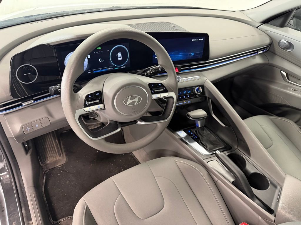 Used 2024 Hyundai Elantra SEL image 12