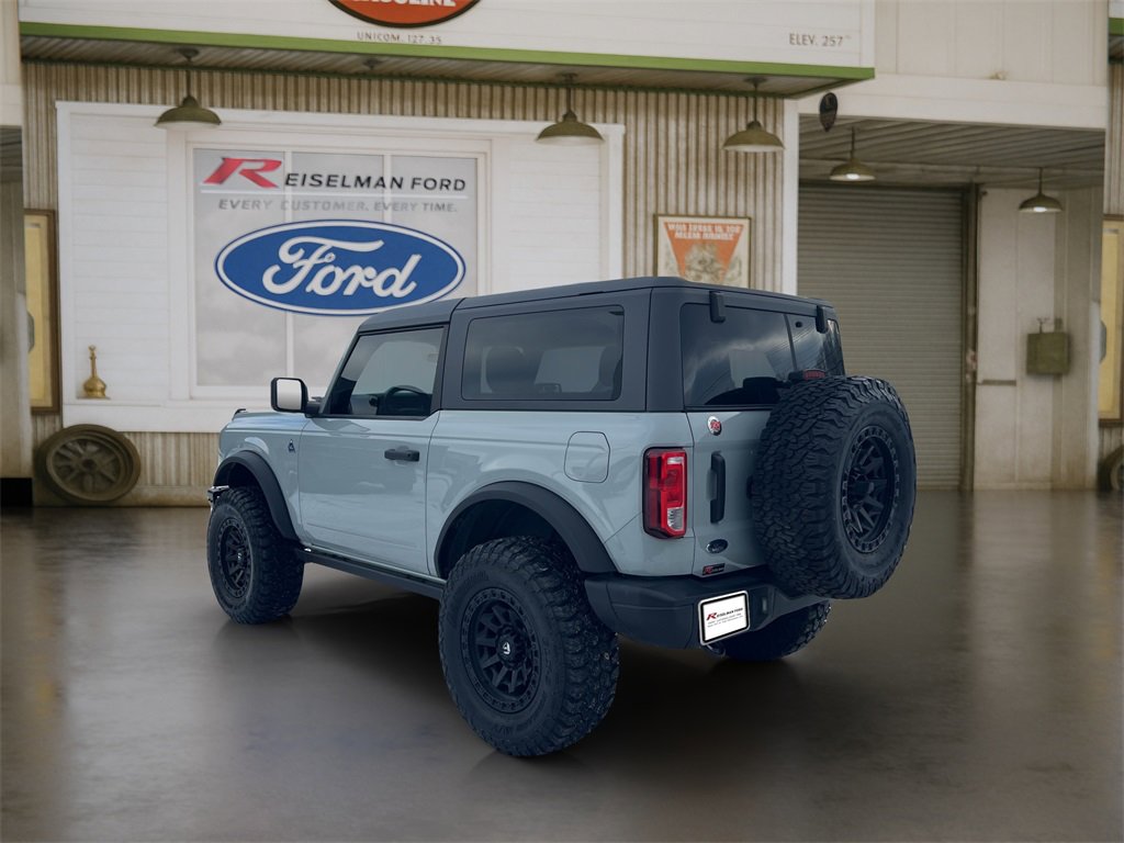 Used 2022 Ford Bronco Black Diamond image 4