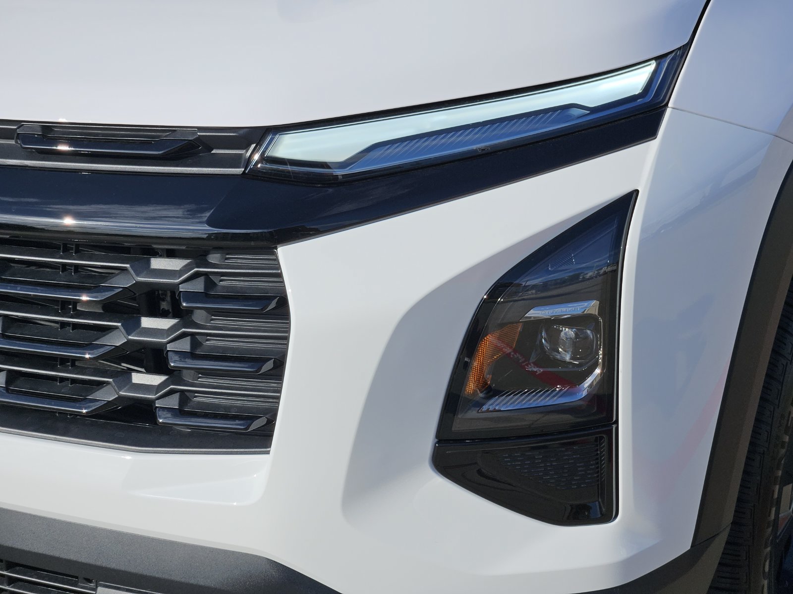 New 2027 Chevrolet Equinox LT w/ Convenience Package II FWD image 10