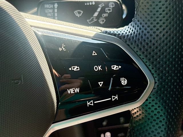 Used 2024 Volkswagen Tiguan SEL R-Line image 38