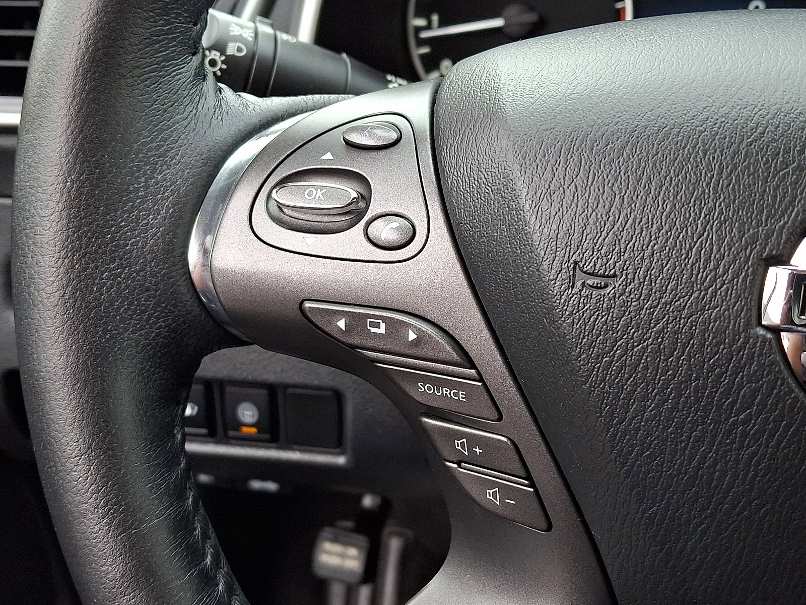 Used 2021 Nissan Murano SL w/ SL Moonroof Package AWD/4WD image 23