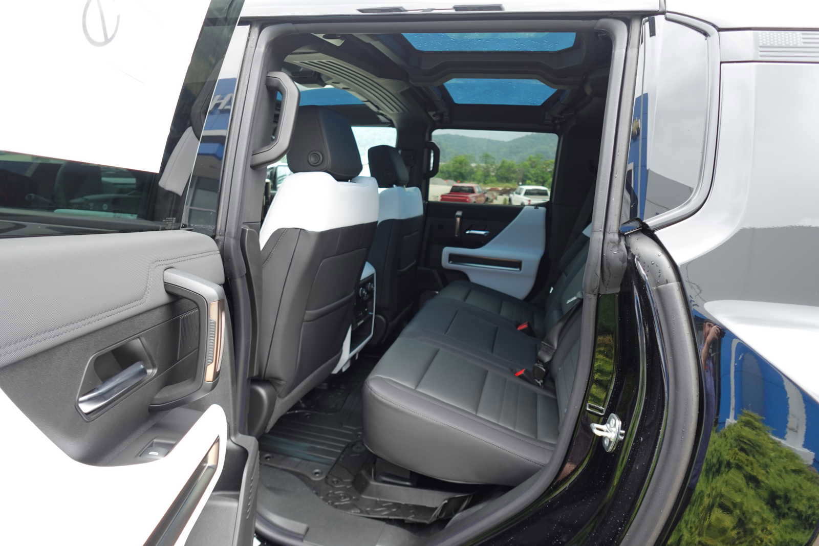 New 2024 GMC Hummer EV 2X w/ Extreme Off-Road Package image 28