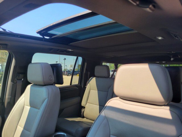 Used 2021 GMC Yukon XL SLT w/ SLT Premium Package image 31