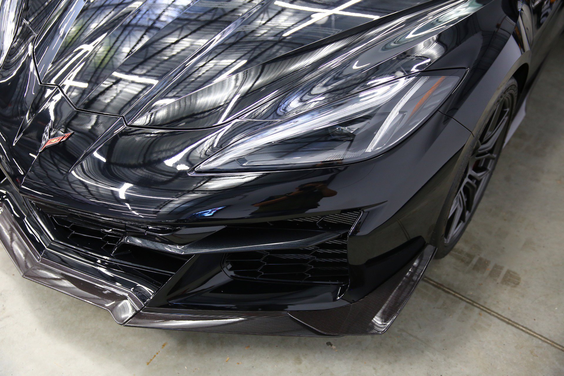 Used 2024 Chevrolet Corvette Z06 w/ Z07 Performance Package RWD image 5