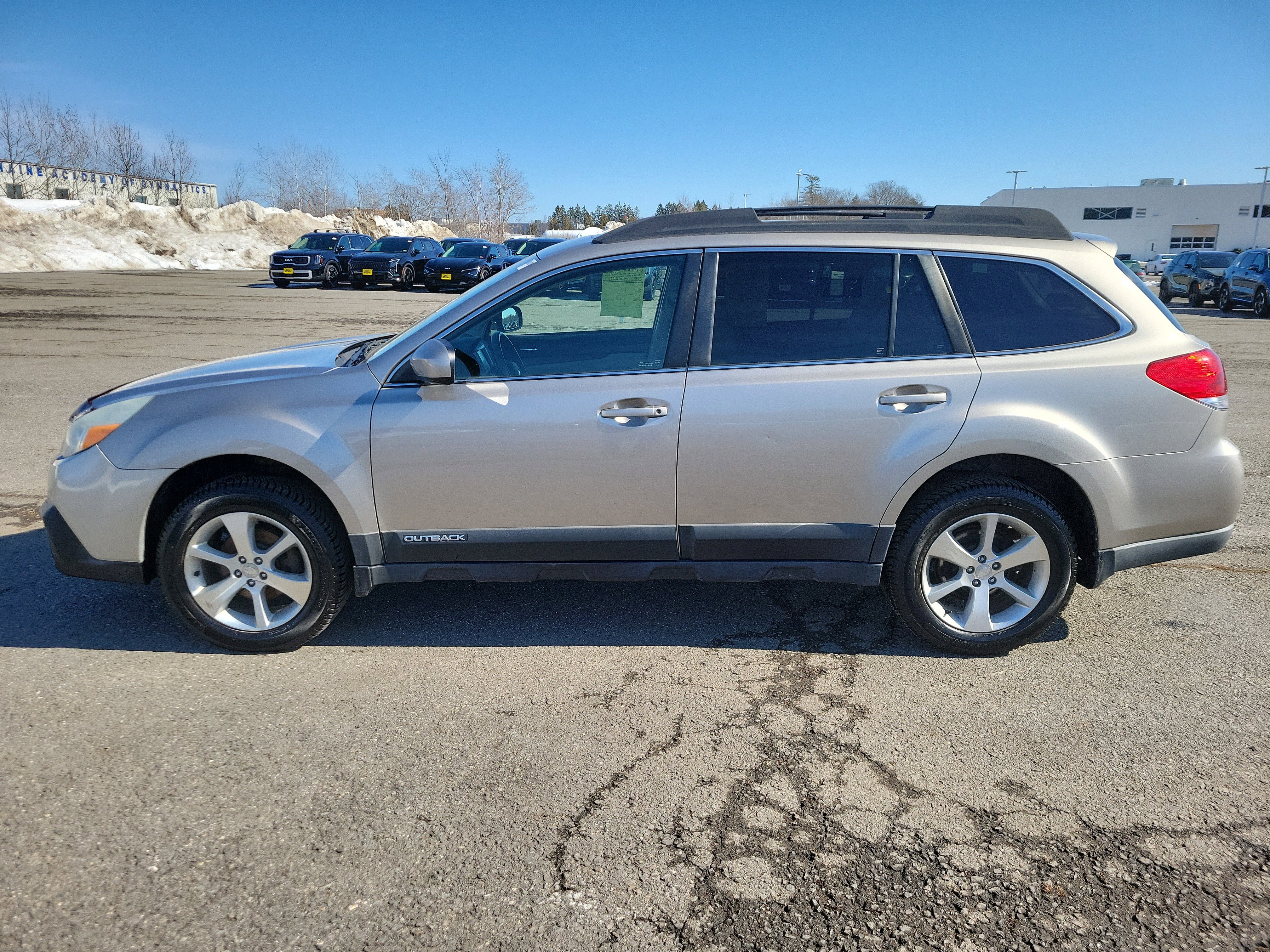 Used 2014 Subaru Outback 2.5i Limited image 8