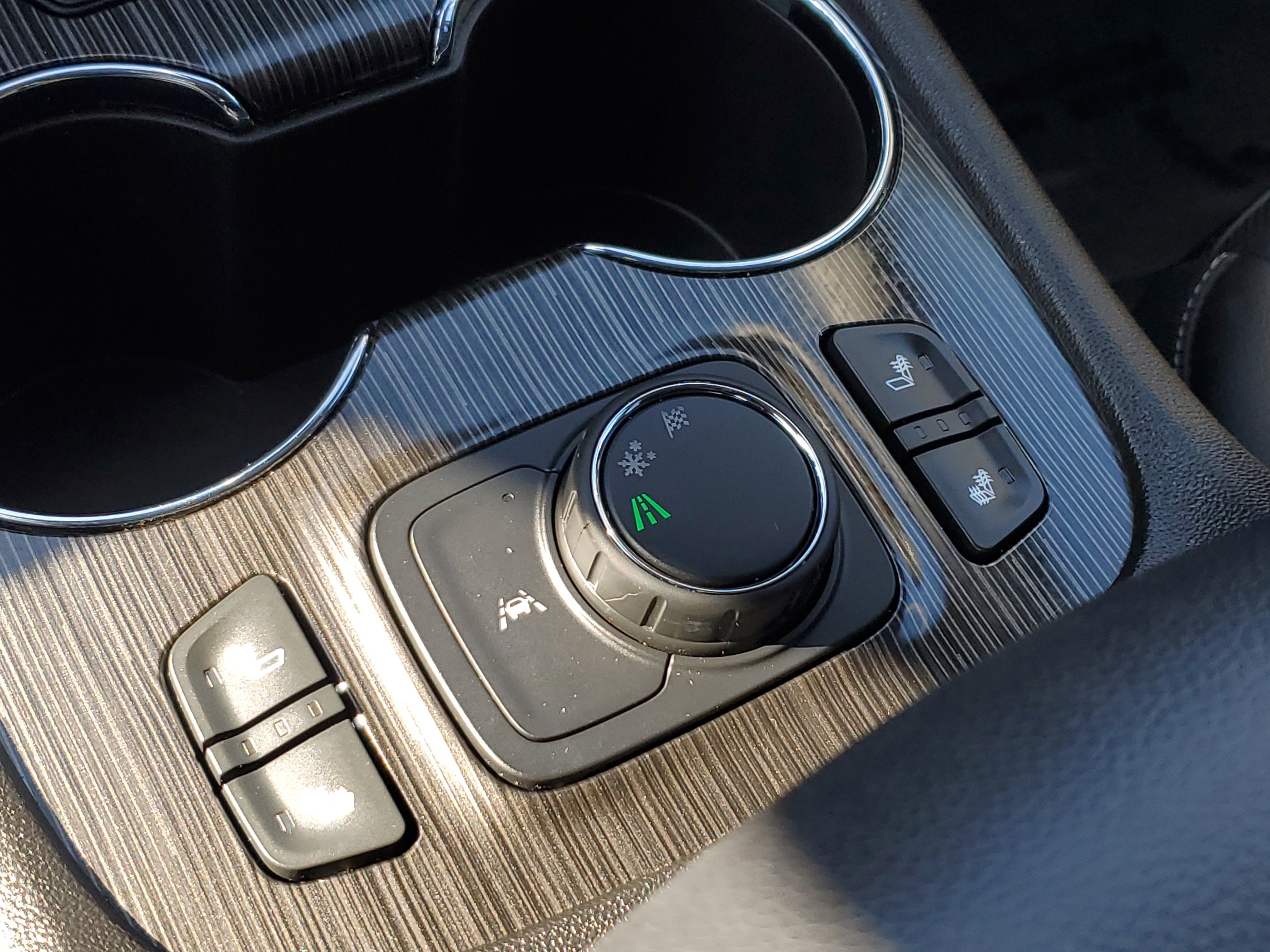 Used 2023 GMC Acadia SLT image 30