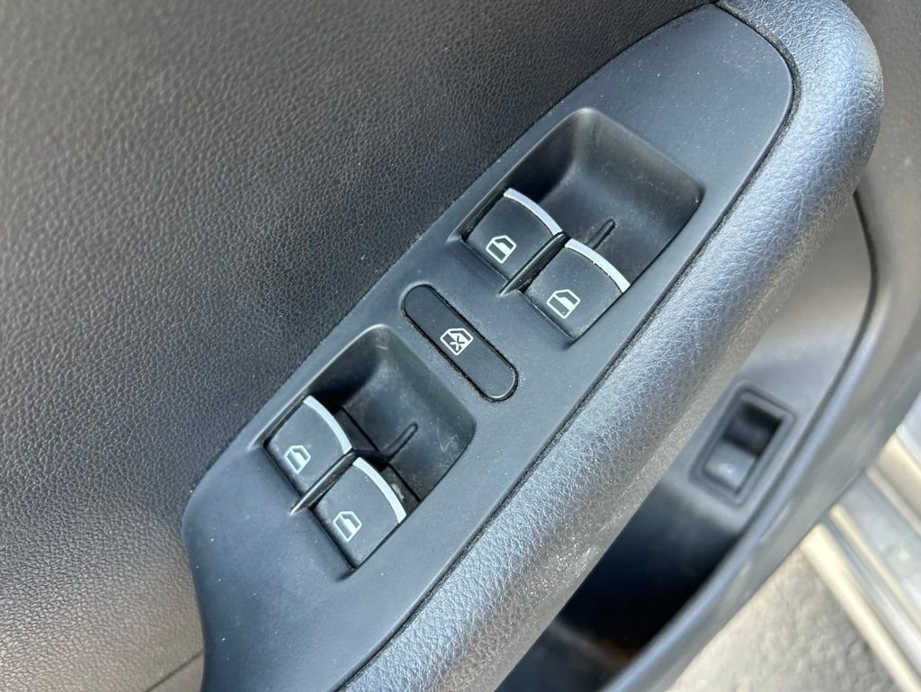 Used 2015 Volkswagen Jetta TDI SEL FWD image 16