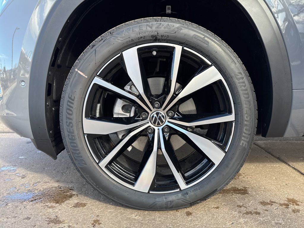 New 2026 Volkswagen Atlas Cross Sport SEL Premium R-Line image 27